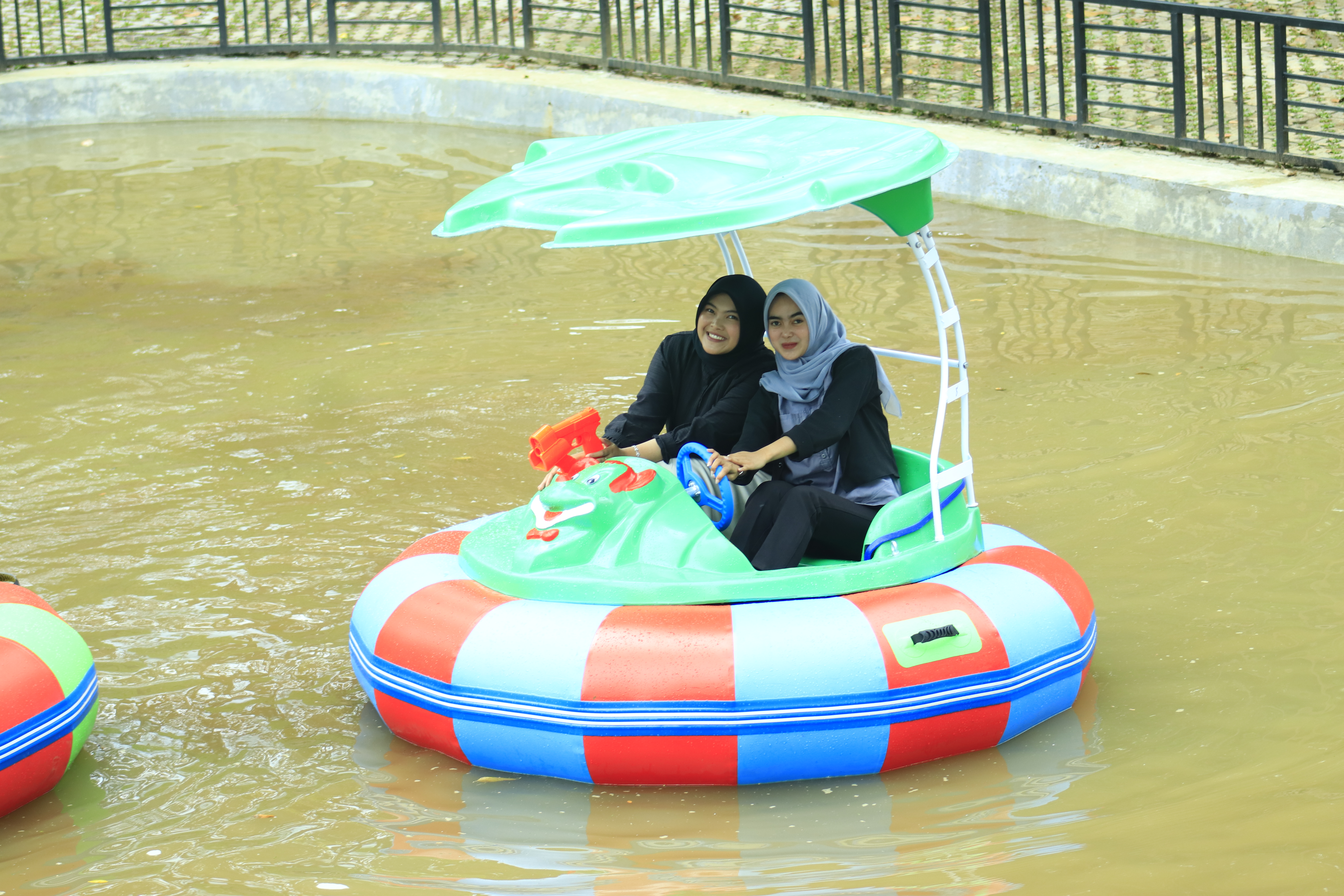 Bumber Boat - View 2